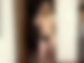 Live cam show with LioraRoux - Moaning on SquirtSoMuch