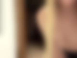 Live cam show with LioraRoux - Moaning on eurowanks.com