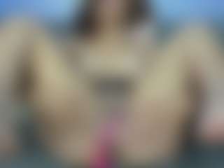 Live cam show with Maddy - Public Brown Hair on sexytreat.net