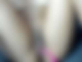 Live cam show with Maddy - Moaning on Dolls Live