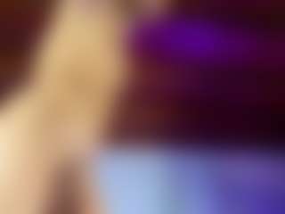 StrikeandSweet's Live Sex Cam Show