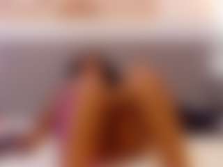 Live cam show with arianna-millers - Ass Bouncing on Dolls Live