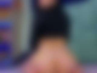 Emilyy05's Live Sex Cam Show