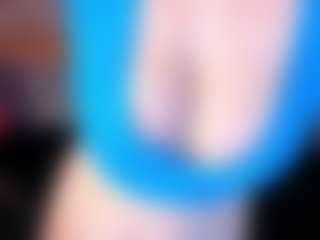 Live cam show with BOOBSKIM - Dildo on Big Tits