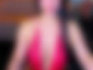 Live cam show with BOOBSKIM - Full Nudity on SxyPornLive