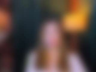 Live cam show with lyra-donna - Skinny on MyBangCams