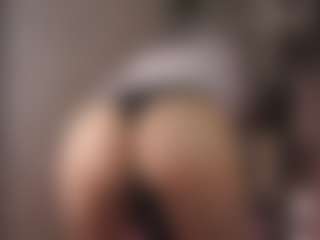 Live cam show with Yui - Genital Piercings on AdultVida.com