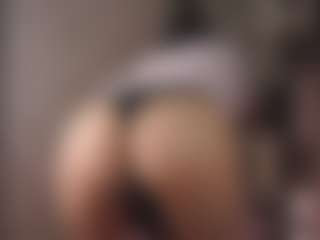 Live cam show with Yui - Nipple Piercings on AdultVida.com