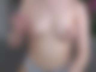 Live cam show with Yui - Genital Piercings on StripNow