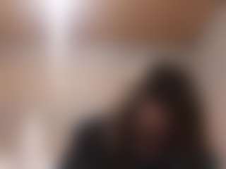 Live cam show with Olivia - Camel Toe on crypto-cams