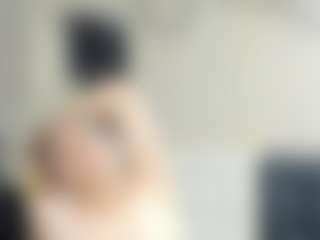 AlmaazGi's Live Sex Cam Show