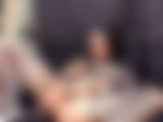 AlmaazGi's Live Sex Cam Show
