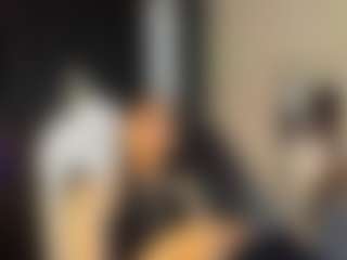 AlmaazGi's Live Sex Cam Show