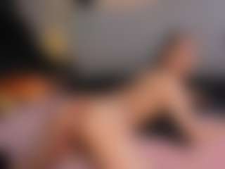 Live cam show with AlmaazGi - Ejaculation on TeamSkeetLive