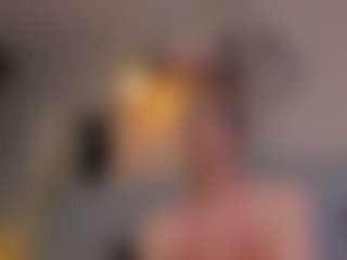 AlmaazGi's Live Sex Cam Show