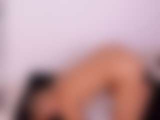Live cam show with ambarglowasm - Oil on Hubzter Live