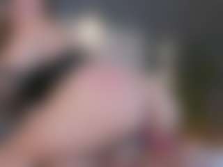 Live cam show with MadisonLema - Fingers on CamClone