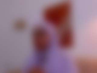 Live cam show with Malika-Noor - New Mature on StripNow