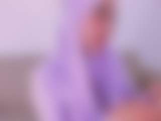 Live cam show with Malika-Noor - College Curvy on Camsoda