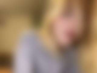 Live cam show with MelonieTrent - Blue Eyes on Dare Cams