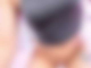 Live cam show with Alexis-James - Camel Toe on Chatstar