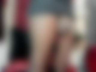 Live cam show with Bianca-Antonelli - Genital Piercings on Hubzter Live