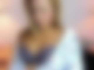 Live cam show with Brenda - BBW on TeamSkeetLive