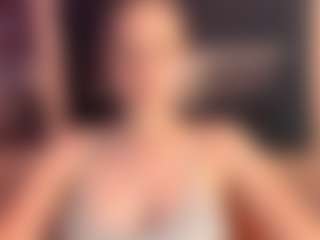 Live cam show with CodiMckone - Public Brown Hair on AdultVida.com