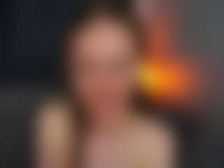Live cam show with GidgetTroha - Brown Hair on Soda Cam