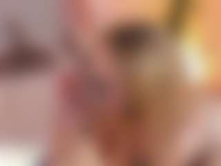 Live cam show with MichelleMendez - Camel Toe on hotwifechat.live