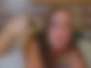 Live cam show with SandraWarren - Striptease on Streamer API