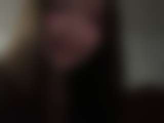 Live cam show with YungWillmann - Striptease on Soda Cam