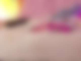 Live cam show with CamilleBlair - Green Eyes on AdultVida.com