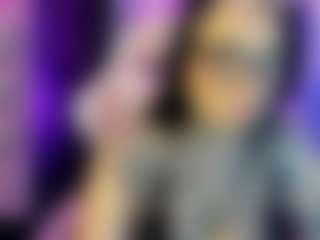 Live cam show with CloeeBeckam - Facial Piercings on live18s.com