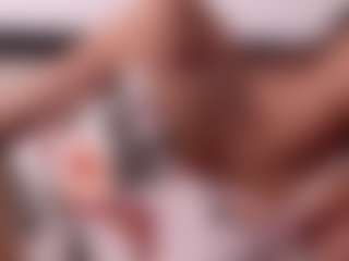 Live cam show with GiuseppinaSolberg - Oil on livesuperchat.net