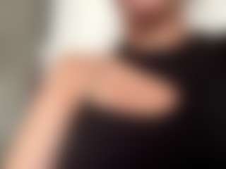 Live cam show with GiuseppinaSolberg - Camel Toe on Camsoda