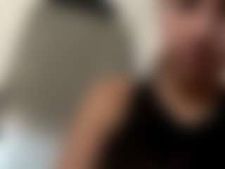 Live cam show with GiuseppinaSolberg - Average on SxyPornLive