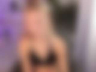 Live cam show with LauraPurr - Blonde Hair Petite on liverealitysex.com