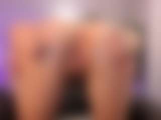 LauraPurr's Live Sex Cam Show