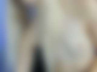 Live cam show with LauraPurr - Camel Toe on Camsoda