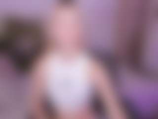 Live cam show with LauraPurr - Hairy Pussy on Gym Cam Girls