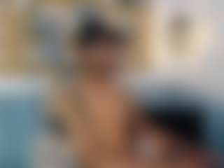 Live cam show with MichaelHanks - Brunette Hair on friskycurves.com