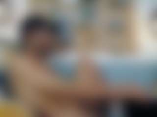 Live cam show with MichaelHanks - Brunette Hair on Milf Play