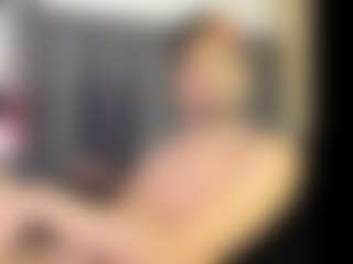 Live cam show with MichaelHanks - Brunette Hair on CamSodaAdn
