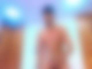 Live cam show with MichaelHanks - Brunette Hair on Camsoda