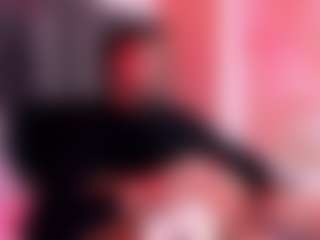 Live cam show with MichaelHanks - Brunette Hair on Uber Horny