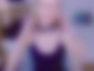 Live cam show with cut1ecut1e - Camel Toe on TeamSkeetLive