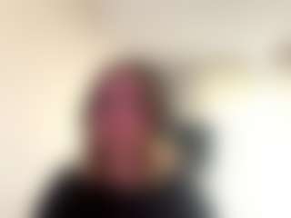 Live cam show with Naomi - Facial on Dolls Live