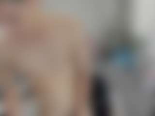 Live cam show with johnnykeyton8 - Living Room on CamwithHer
