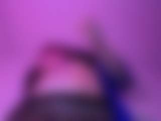 Live cam show with leannefoxy69 - Body Massage on Free Soda